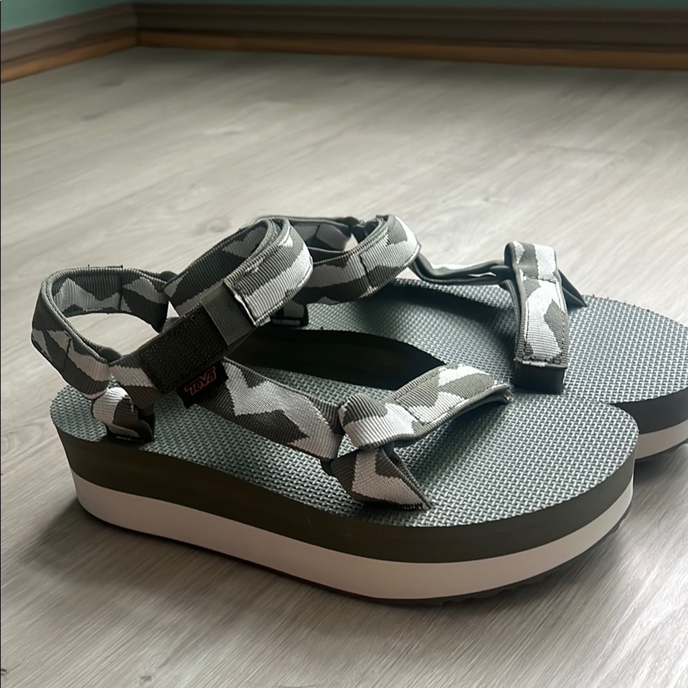 Teva Dark Green and White Platform Sandals with Adjustable Straps